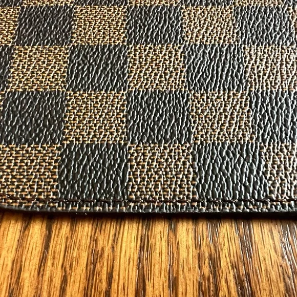 Fashion Checkered Brown Clutch / wristlet - NWOT - made of quality material . - Picture 5 of 12